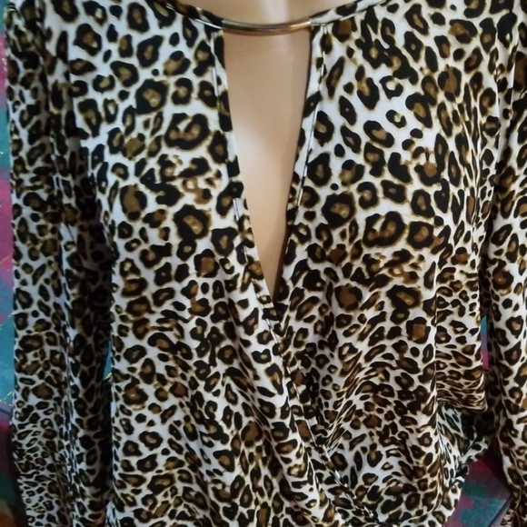 Top - Picture 3 of 8